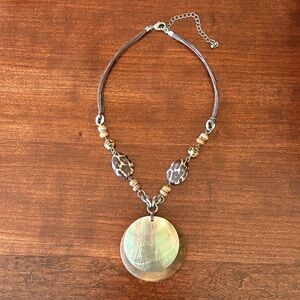 Elegant Brown and Gold Pendant Necklace